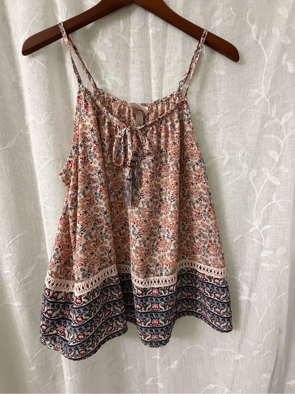 Knox Rose Peach Floral Spaghetti Strap Tank with Tassel Size Medium